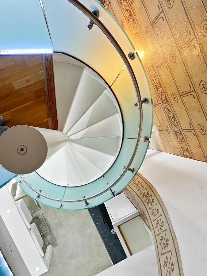 Rare 1-Bed Church Converted Apartment In London Exterior photo