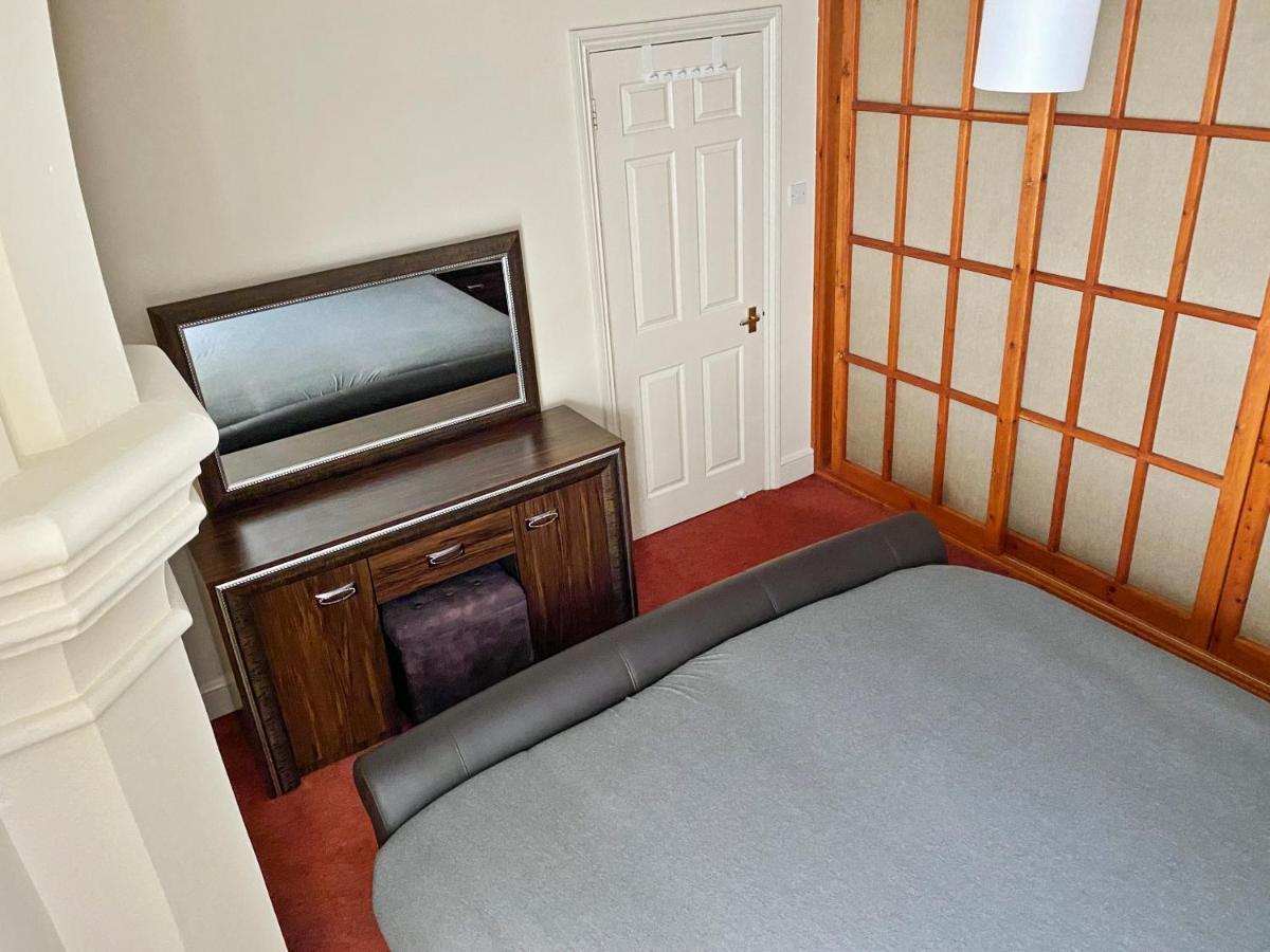 Rare 1-Bed Church Converted Apartment In London Exterior photo